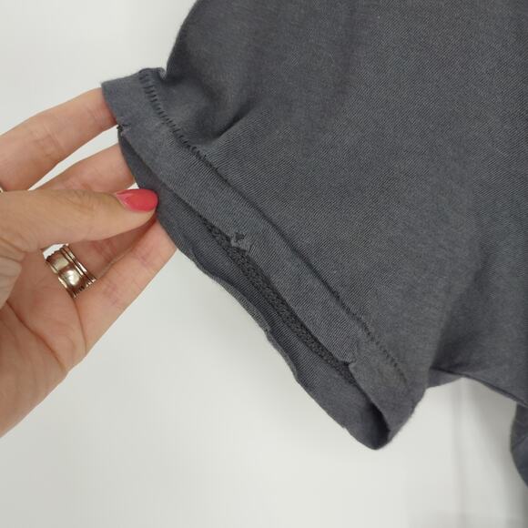 Wildfox NEW Grey Roomate Dog Tee Shirt Size Medium - Picture 10 of 10